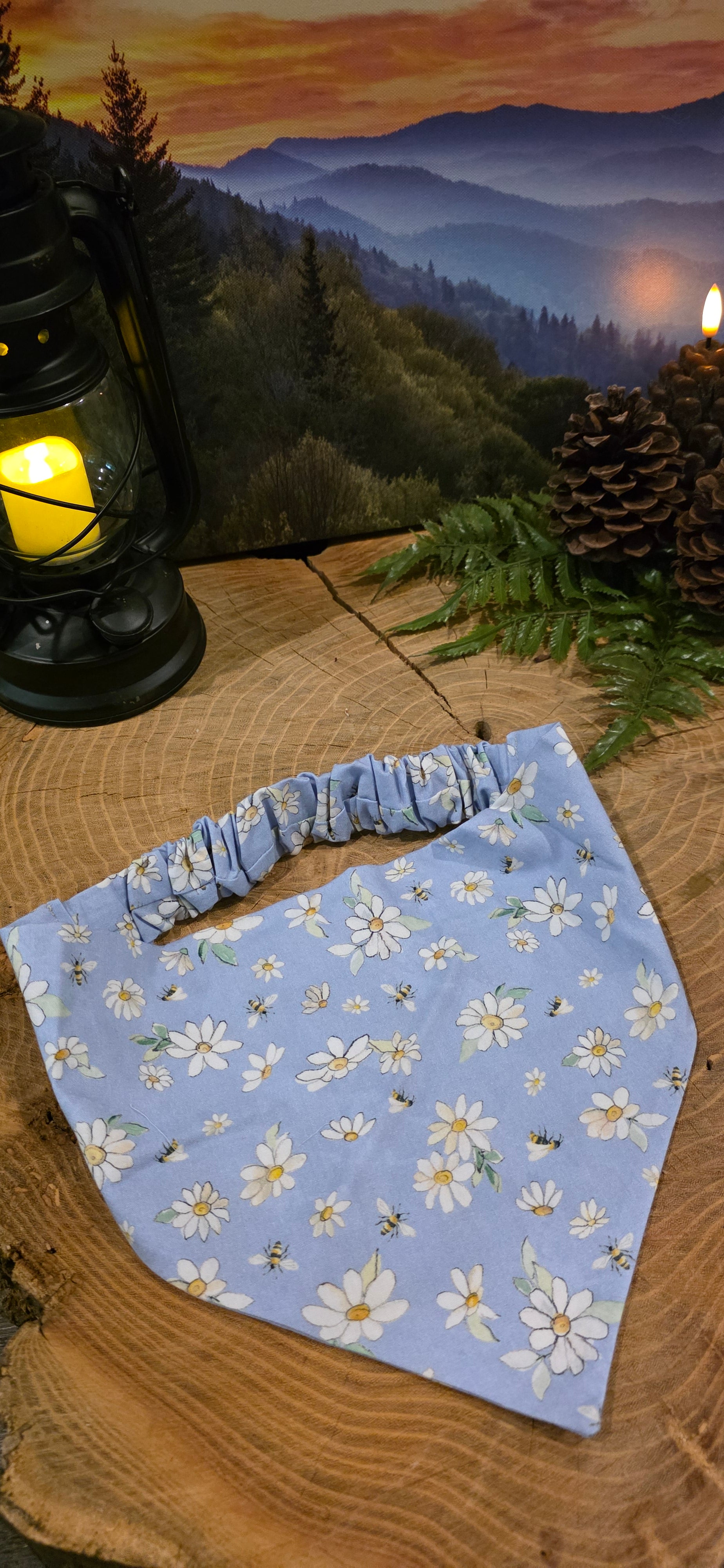 Blue Bee Daisies Bandana